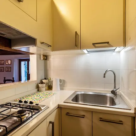 Casa Rossa Vendri アパート